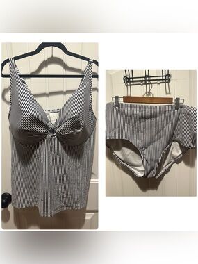 Striped Navy Blue & White Two-Piece Swimsuit Set Seersucker 40G top 20 bottoms